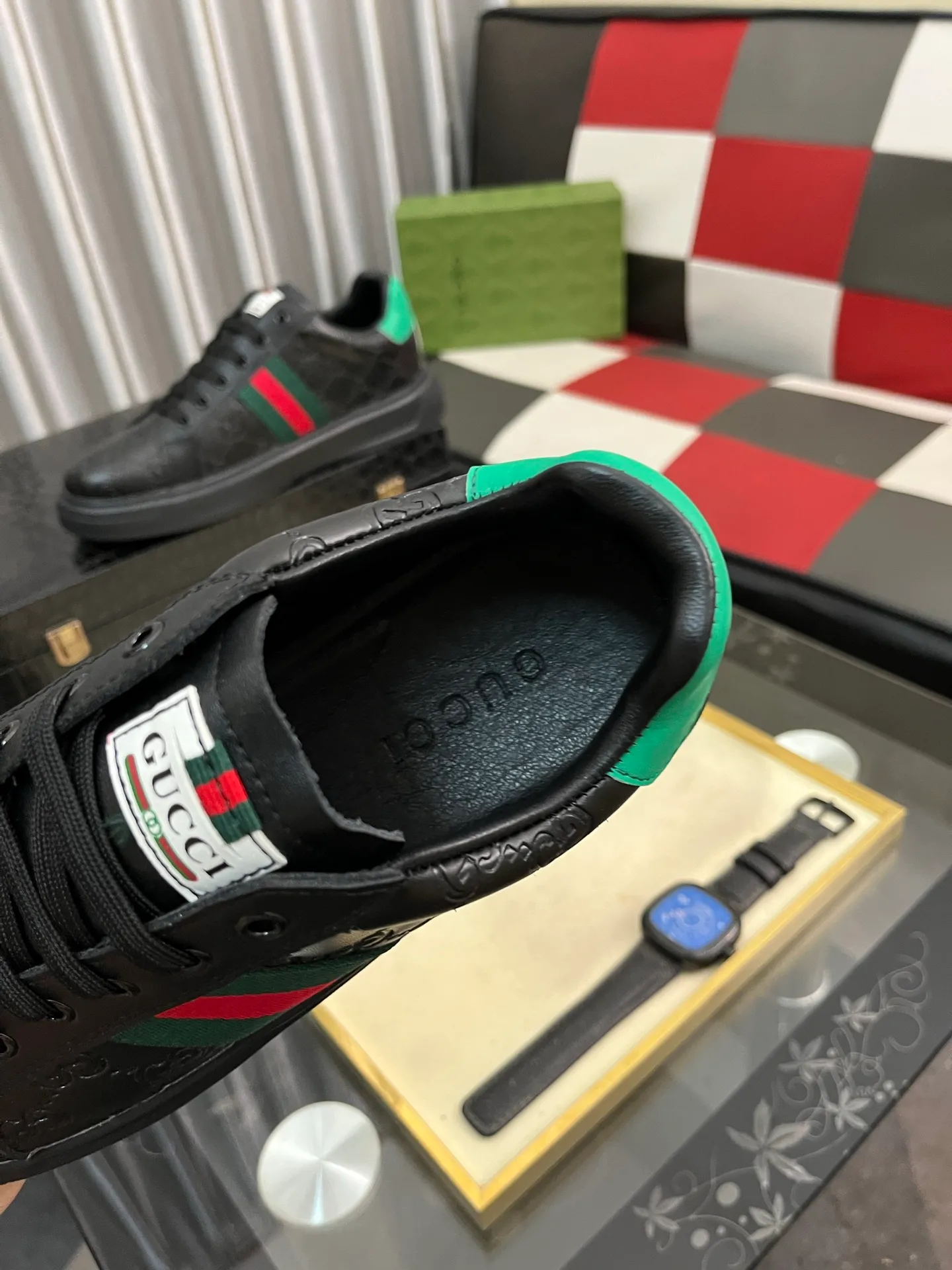 Men's shoes 💰420⌚️⌚️ [Gucci·Gucci] Original quality. ~ Unique modern style sneakers. 🏃A must-have casual shoe for trendy men😍😍 Original brand imported from Italy, imported original leather, sheep lining (refuses to discolor and grind feet) Sole: Original sole provided by the original factory, French lazy style design ⚠️Fit to the feet, original quality, super comfortable original sole. Code number: 38-442️⃣Colors available